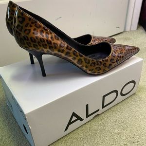 NIB Aldo size 39 “sandee” animal print heel